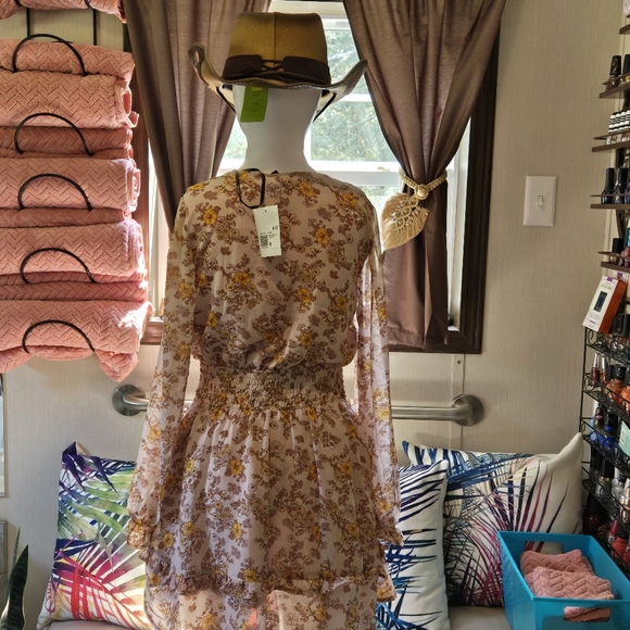 New! Dusty Pink Floral Peasant Dress - Picture 6 of 9